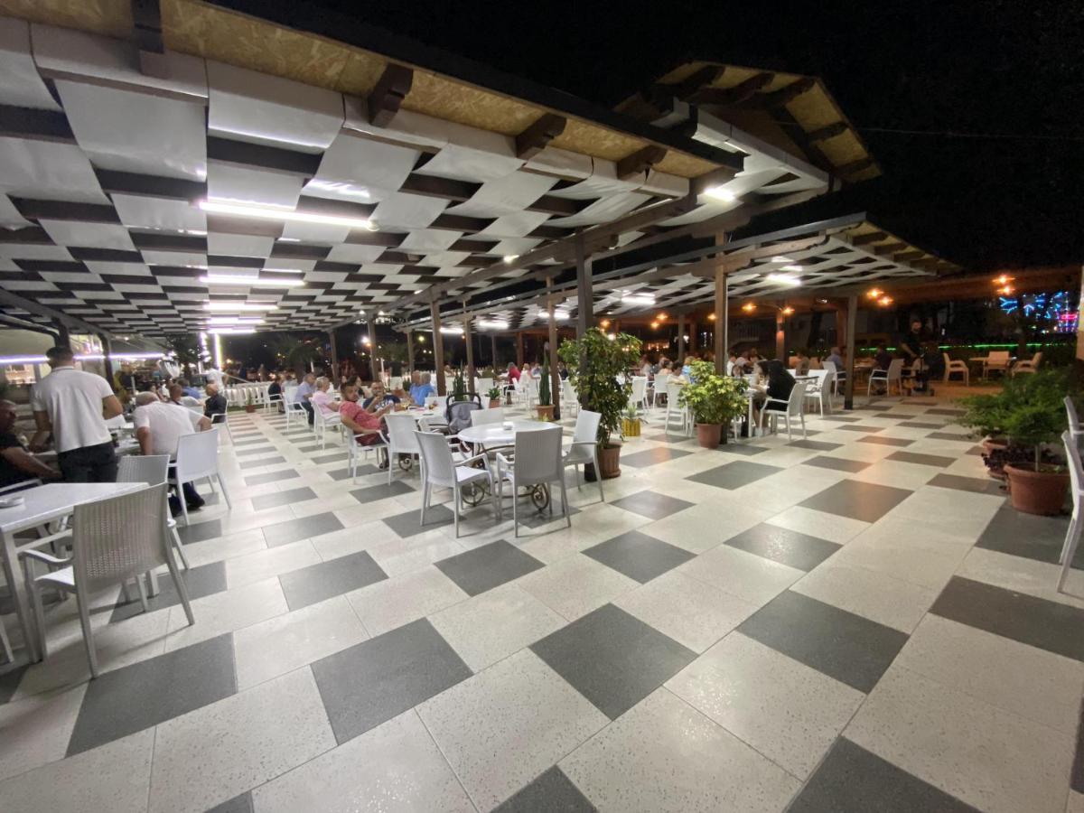 Center Park Hotell Velipojë Eksteriør bilde