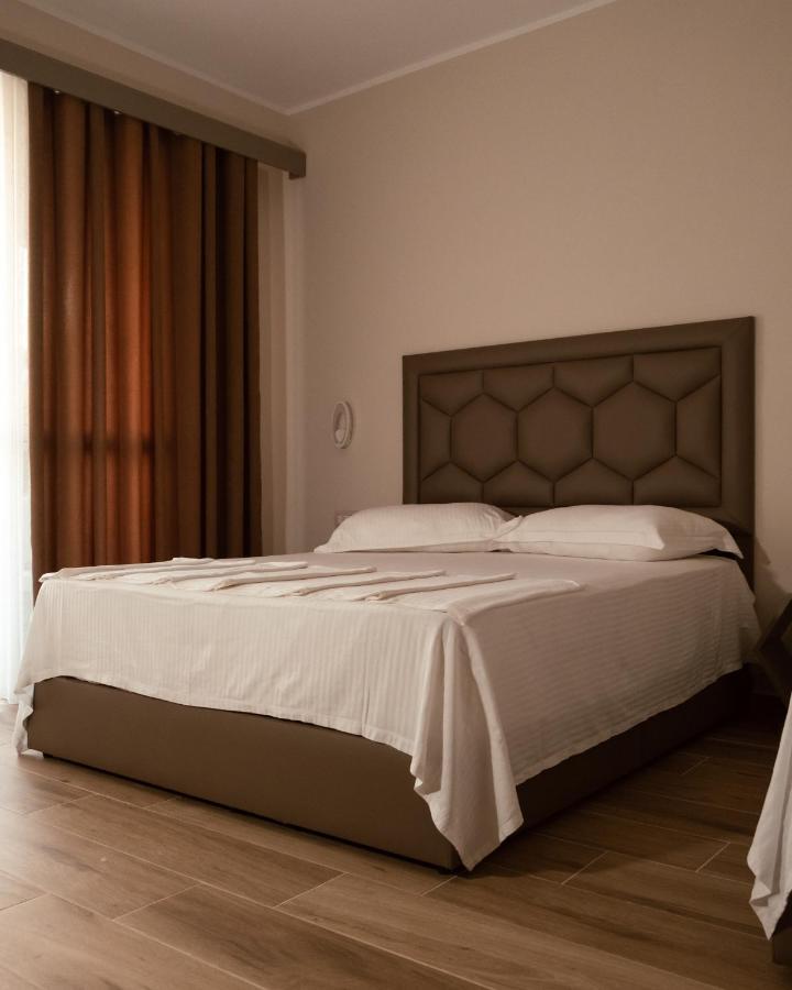 Center Park Hotell Velipojë Eksteriør bilde
