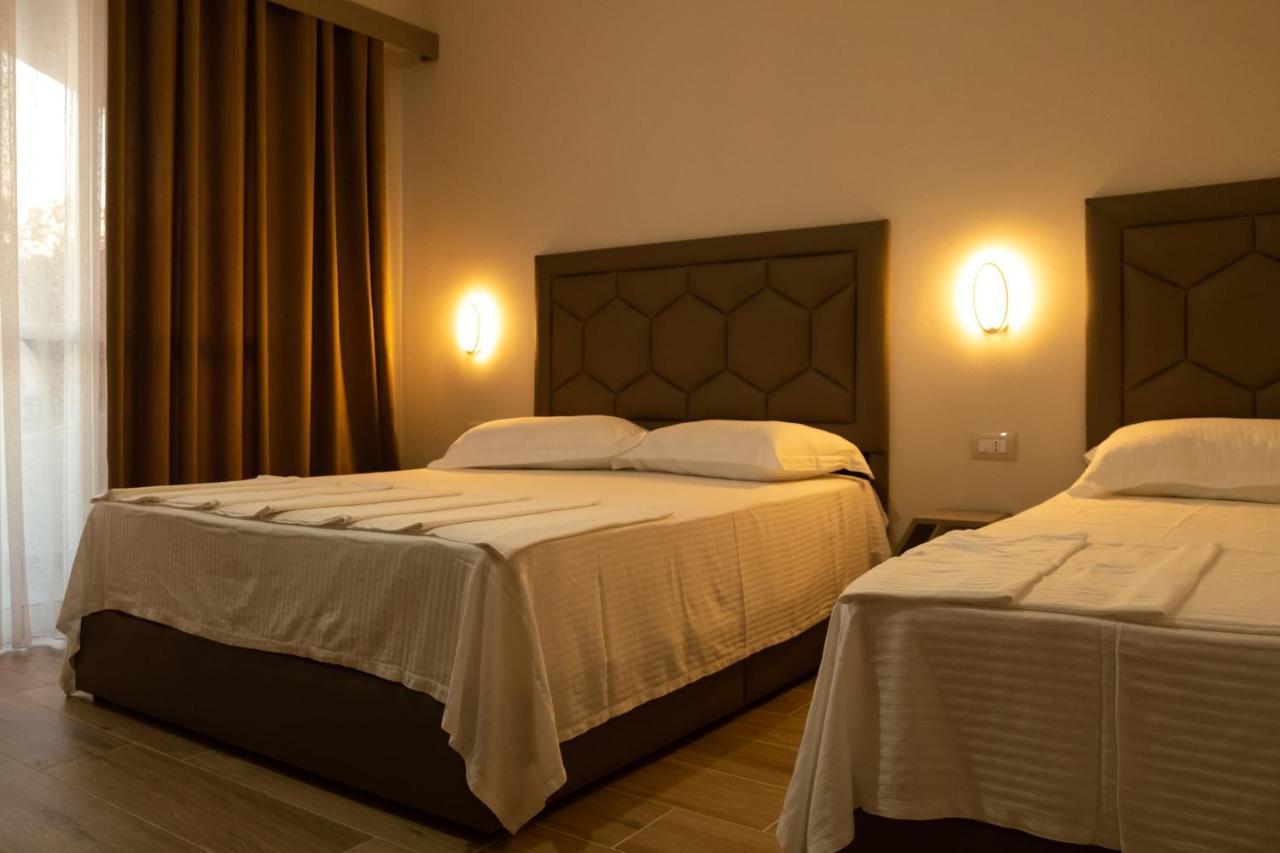 Center Park Hotell Velipojë Eksteriør bilde